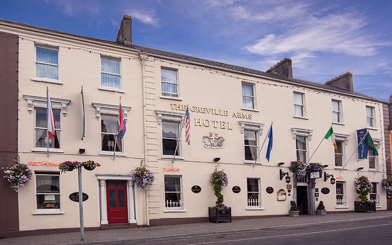 Read more about the article Greville Arms Hotel